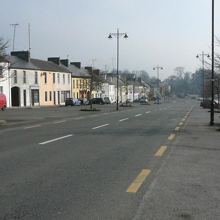 Вилла Inviting 4-Bed House In Strokestown Экстерьер фото
