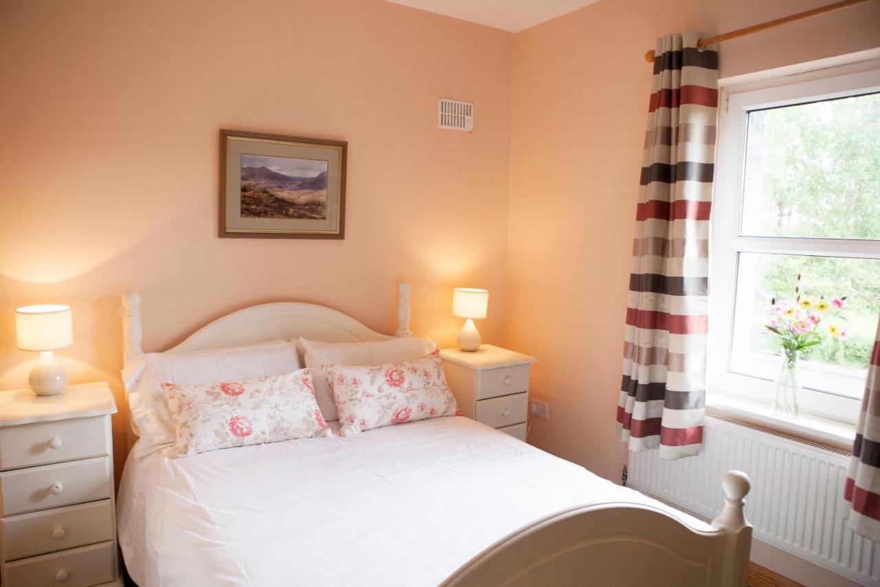Вилла Inviting 4-Bed House In Strokestown Экстерьер фото