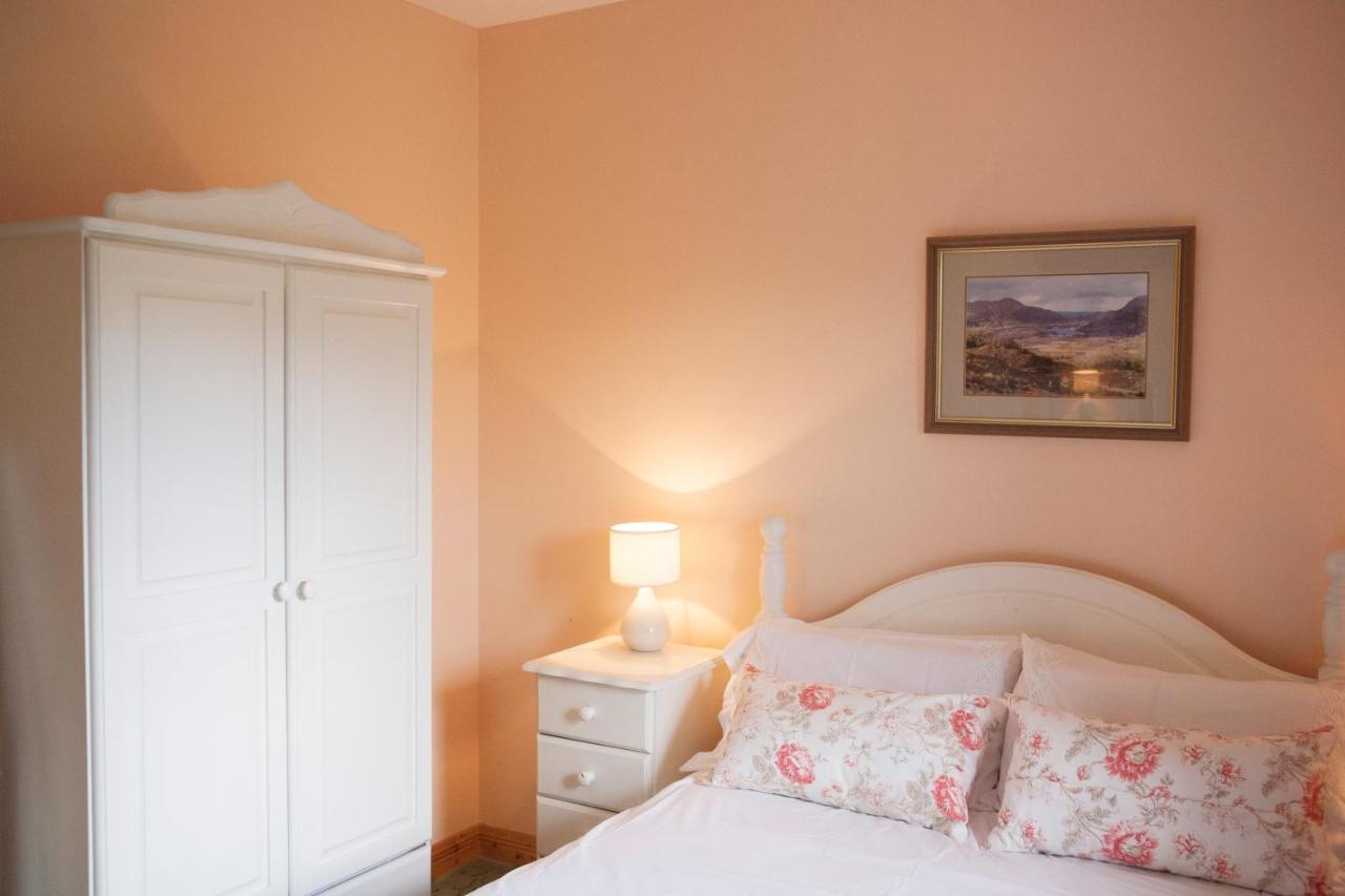 Вилла Inviting 4-Bed House In Strokestown Экстерьер фото