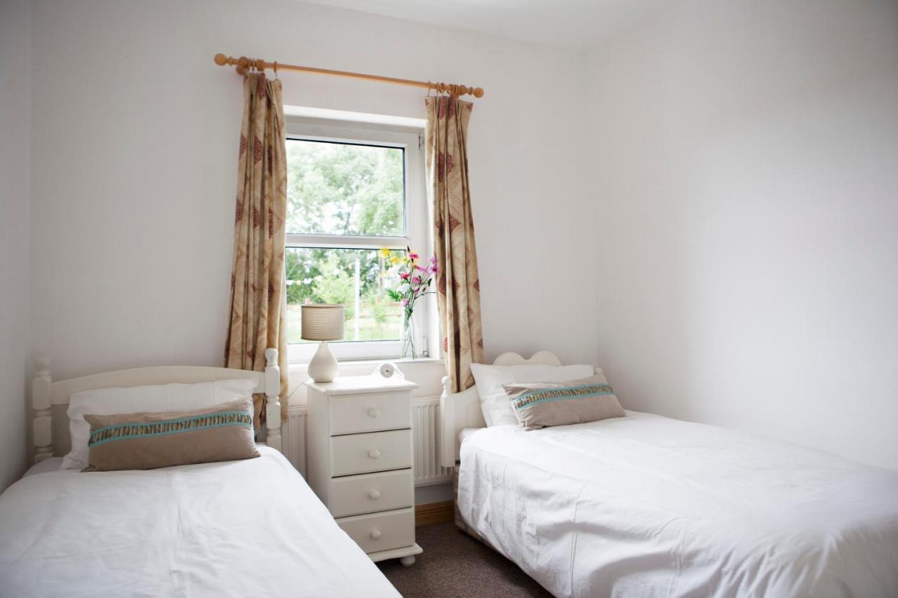 Вилла Inviting 4-Bed House In Strokestown Экстерьер фото