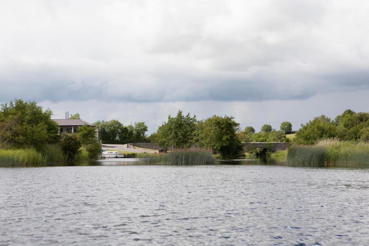 Вилла Inviting 4-Bed House In Strokestown Экстерьер фото