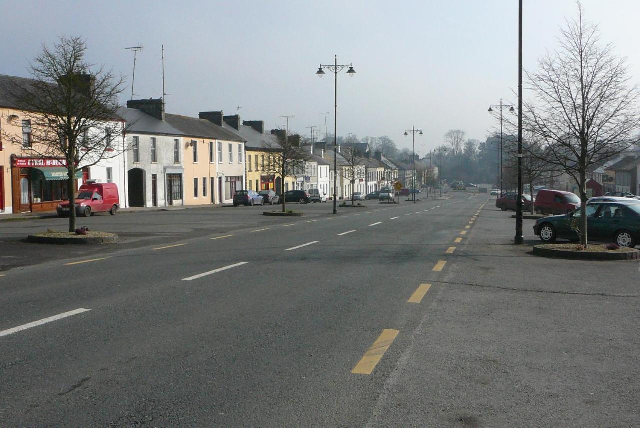 Вилла Inviting 4-Bed House In Strokestown Экстерьер фото